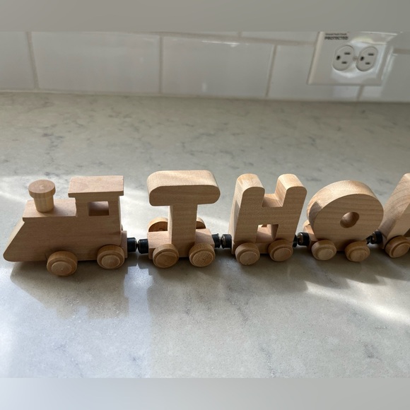 THOMAS Wooden Train Magnetic letters - Picture 3 of 11